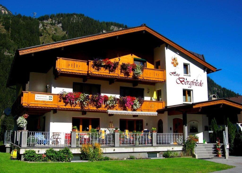 Haus Bergfriede Hotel Mayrhofen Bagian luar foto